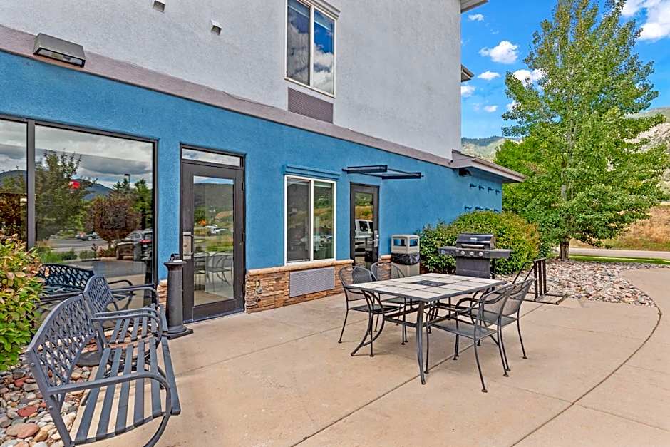 Comfort Inn & Suites Glenwood Springs On The River