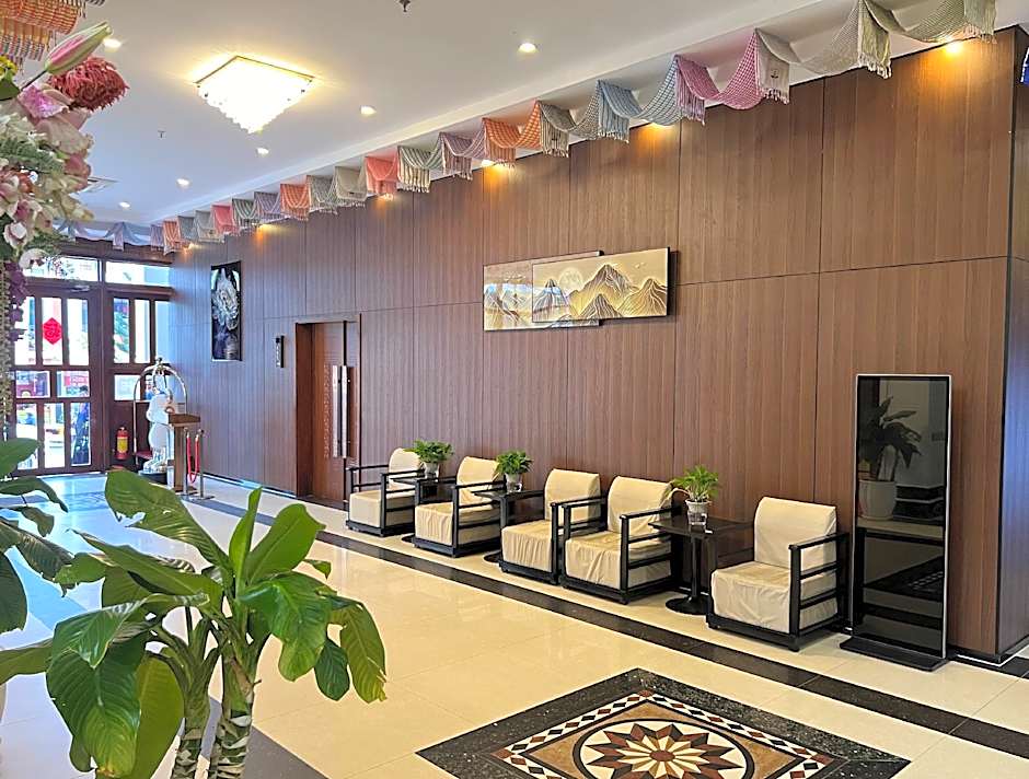 Aristocrat Residence & Hotel