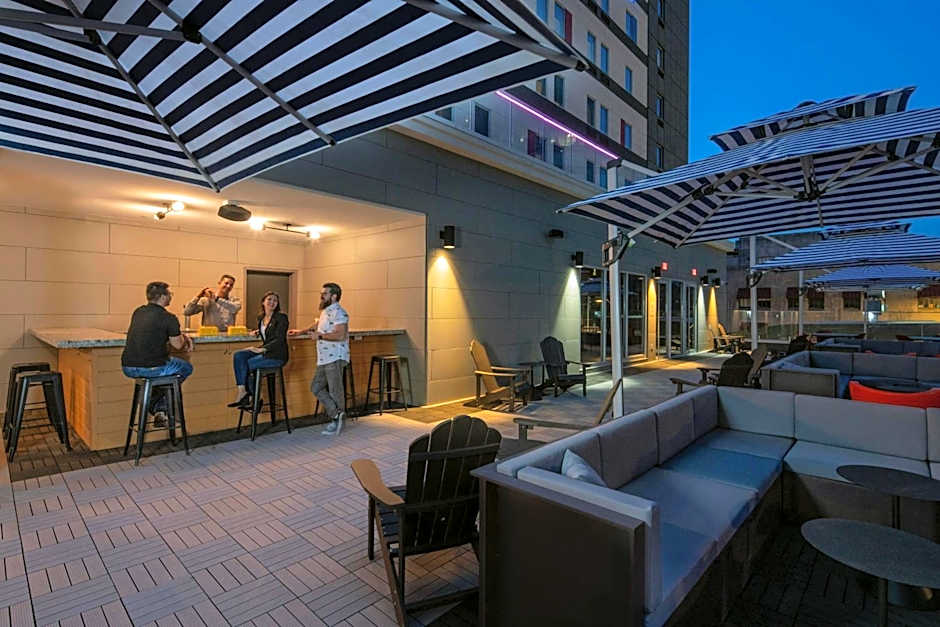 Aloft by Marriott Memphis Downtown