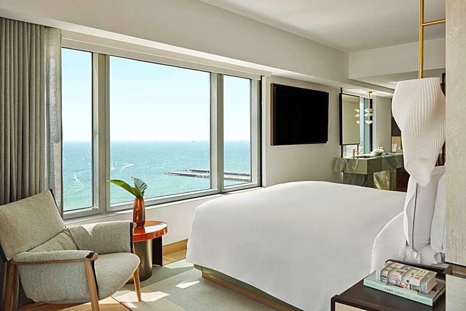Photo 1 of 7 of 1 Bedroom 1 King Bed Suite, Seafront View