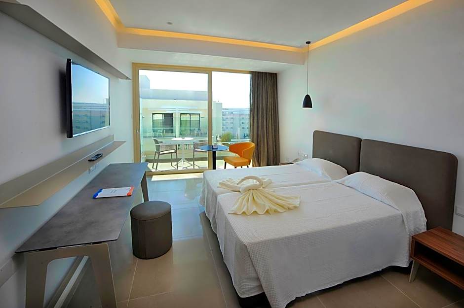 Nelia Beach Hotel & Spa