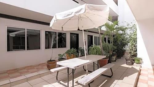 Hotel Dorada Inn