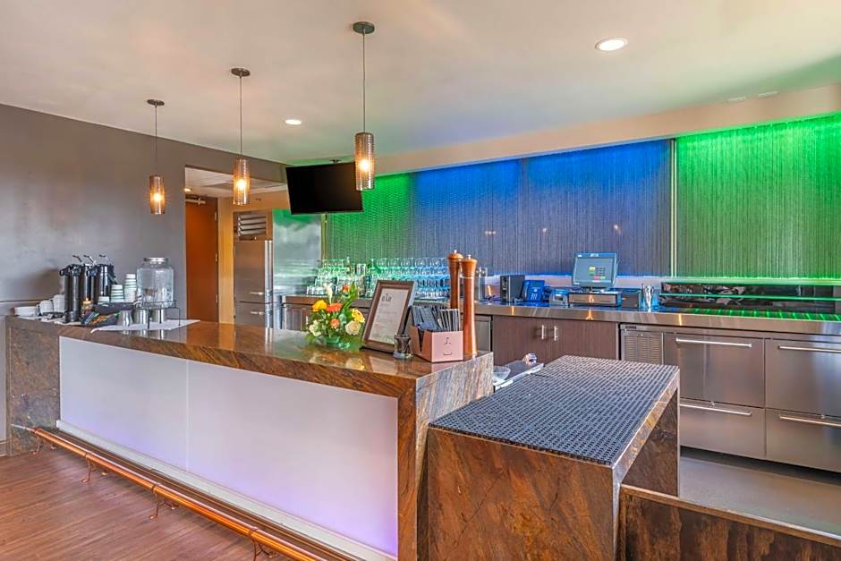 Best Western Premier Boulder Falls Inn