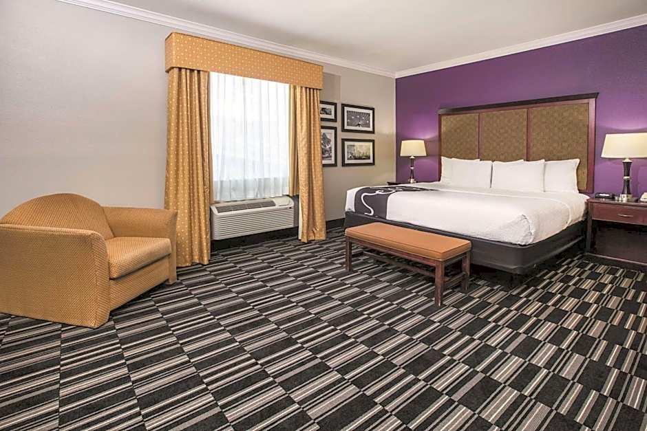 Baymont by Wyndham Dallas South-DeSoto