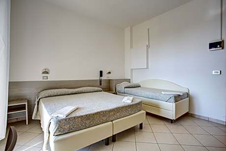 Quadruple Room with Sea View