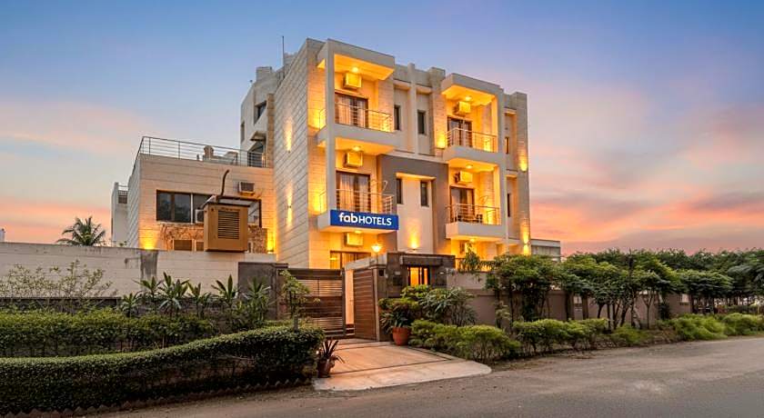 FabHotel Phoenix Hospitality