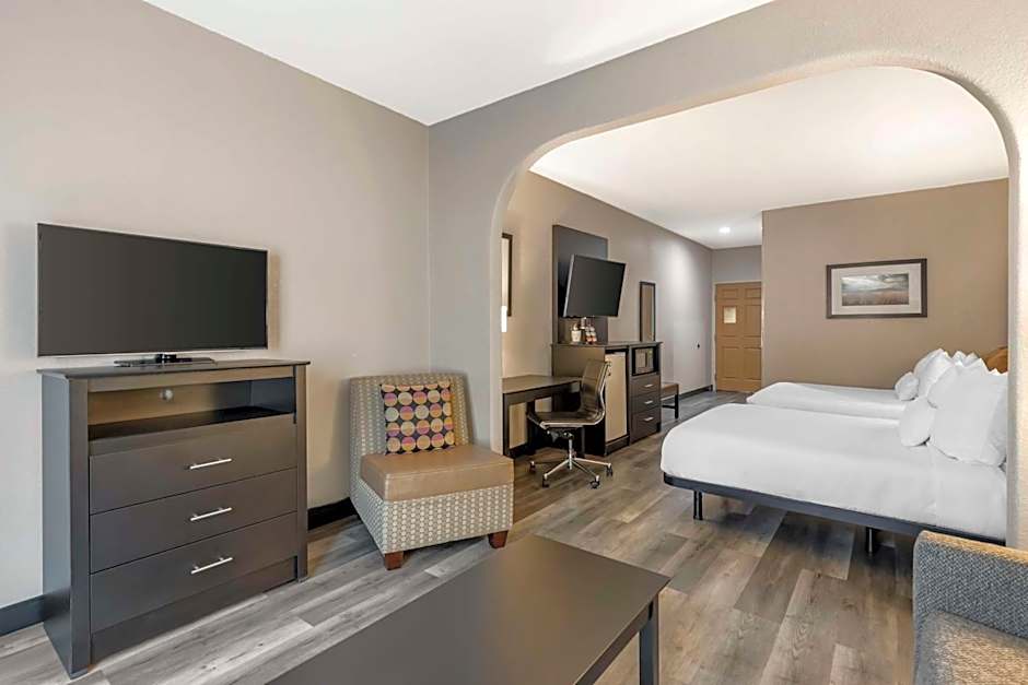 Best Western Plus Des Moines West Inn And Suites