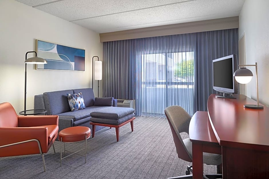 Courtyard by Marriott Atlanta Executive Park/Emory