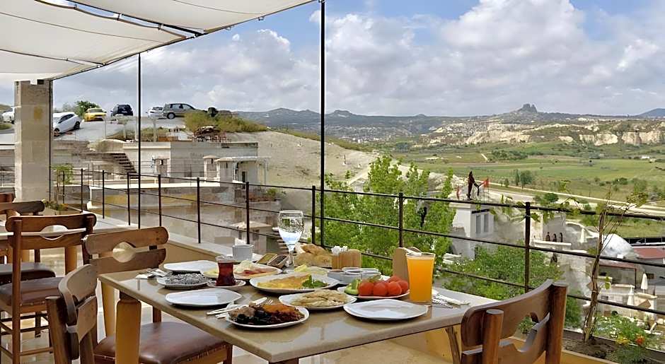 Seki Cave Hotel – Wake Up to Hot Air Balloons