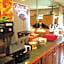 La Quinta Inn & Suites by Wyndham Detroit Southgate
