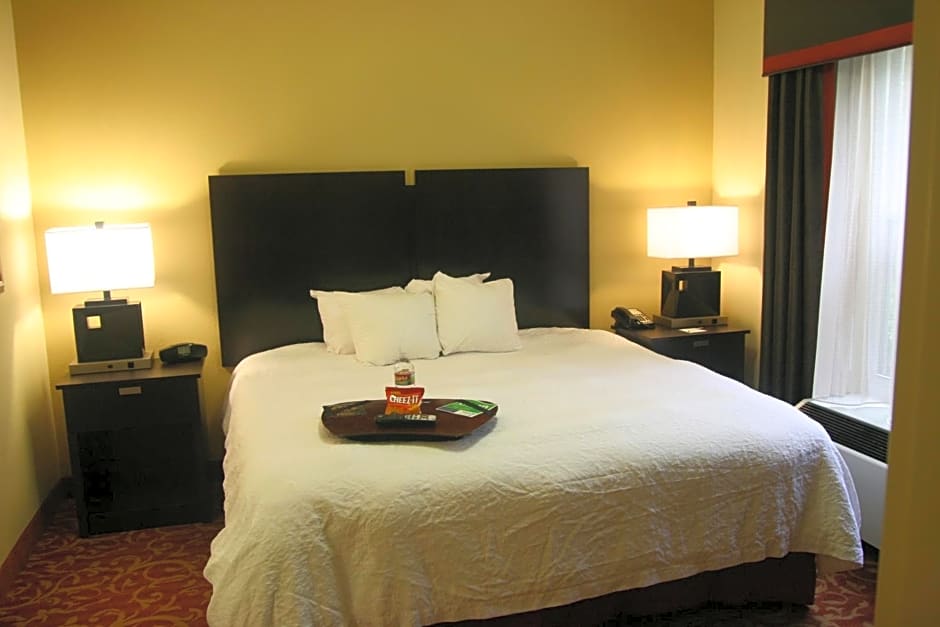 Hampton Inn & Suites Memphis East