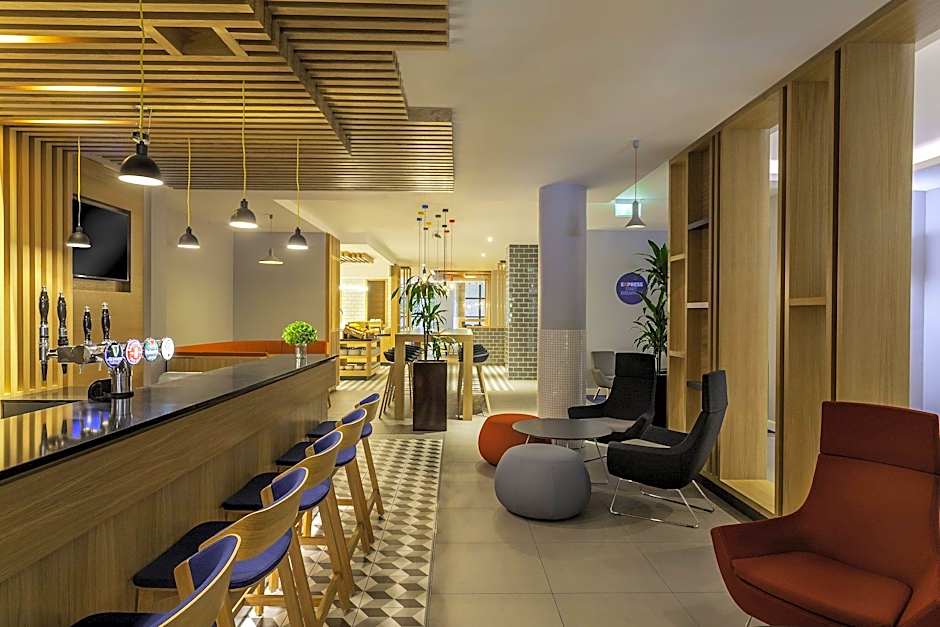 Holiday Inn Express Dublin-Airport By IHG