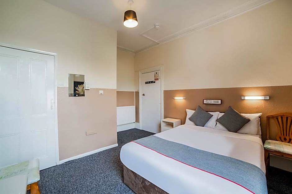 Devine Beach Hotel, Westcliff Southend-On-Sea