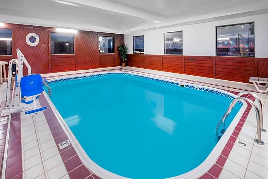 Days Inn by Wyndham Watertown