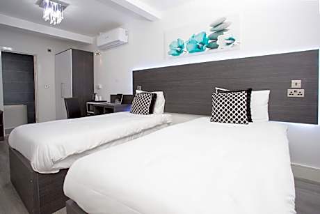 Deluxe Double Studio