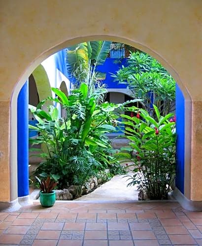 Hotel Medio Mundo