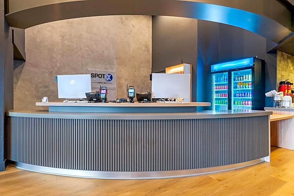 SPOT X Hotel Tampa - Wesley Chapel by The Red Collection