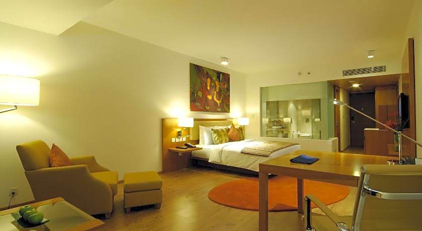 Radisson Blu Plaza Hotel Hyderabad Banjara Hills