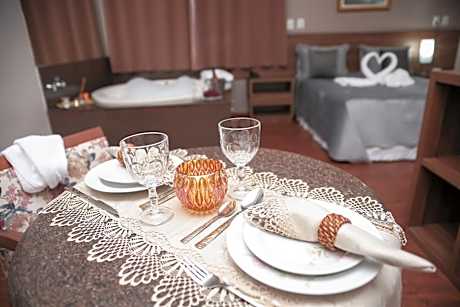 Deluxe Suite with Spa Bath