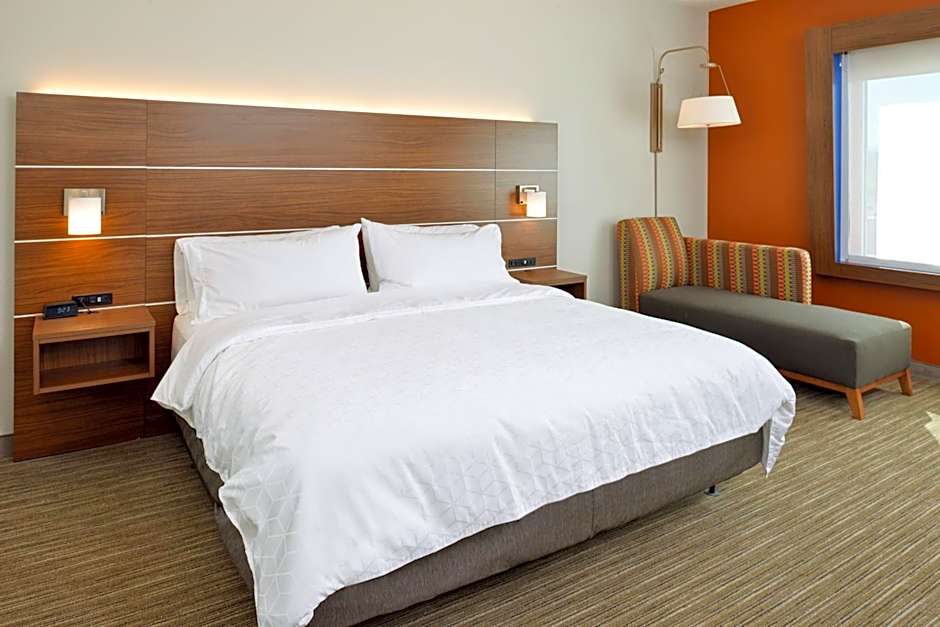 Photo 1 of 1 of Standard 1 King Bed, Accessible