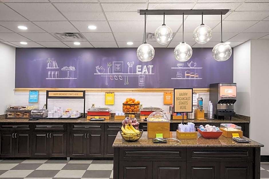 Hampton Inn By Hilton Evansville Airport