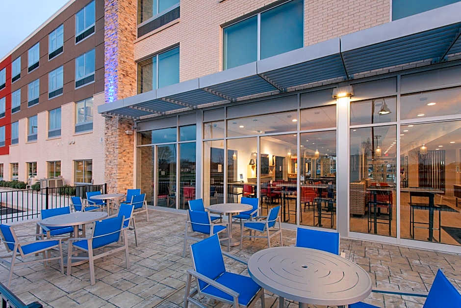 Holiday Inn Express & Suites Sterling Heights-Detroit Area By IHG
