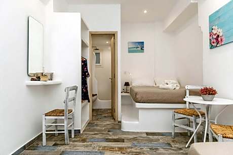 Luxury Naxos Suites Superior Triple Studio 150M From Agios Georgios Beach