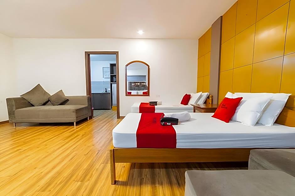 RedDoorz Plus @ Starhomes Olivianville