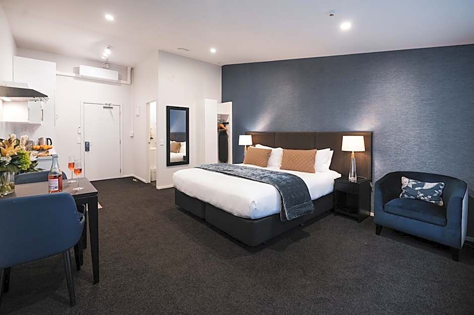 Gilmer Apartment Hotel