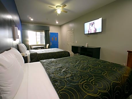 Queen Room with Two Queen Beds - Non-Smoking