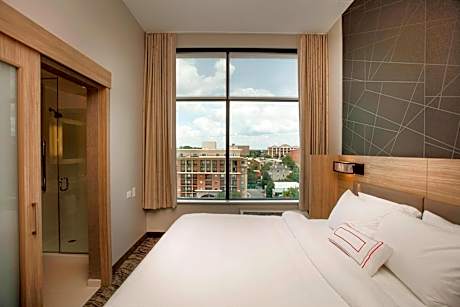 King Suite with Trundle Bed - Hearing Accessible