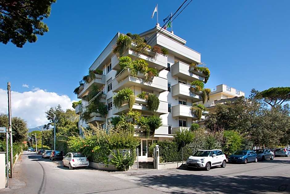 Verdeluna ApartHotel