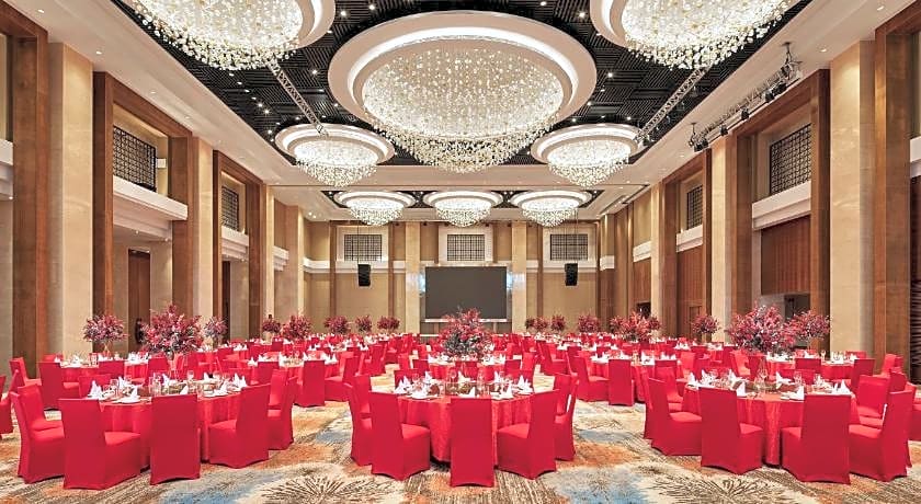 HUALUXE Ningbo Harbor City By IHG
