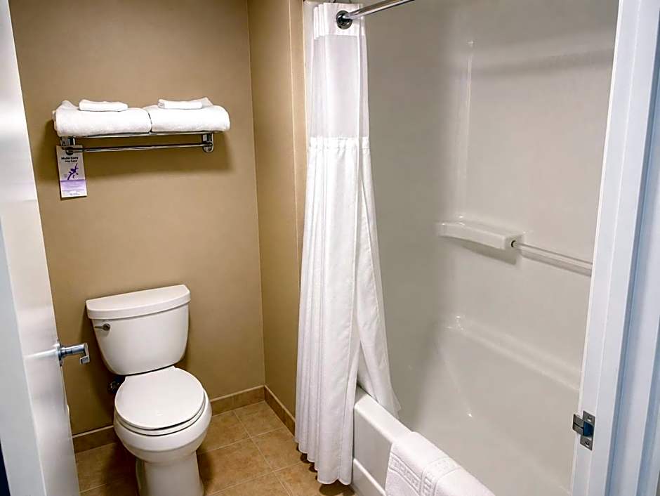 Burbank Inn and Suites