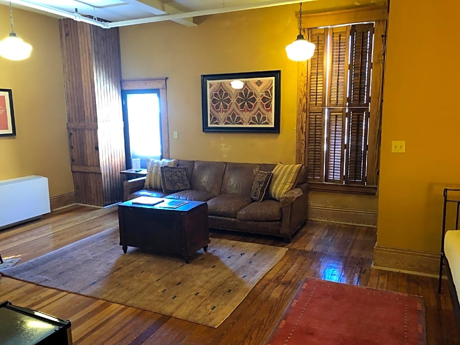 Photo 1 of 7 of Suite, River View