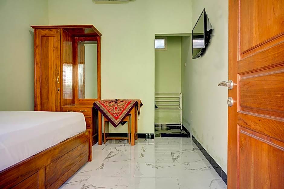 OYO Life 92922 Kost Bu Mala 1 Syariah