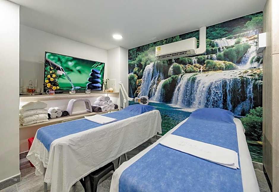 Hotel Laureles Plaza