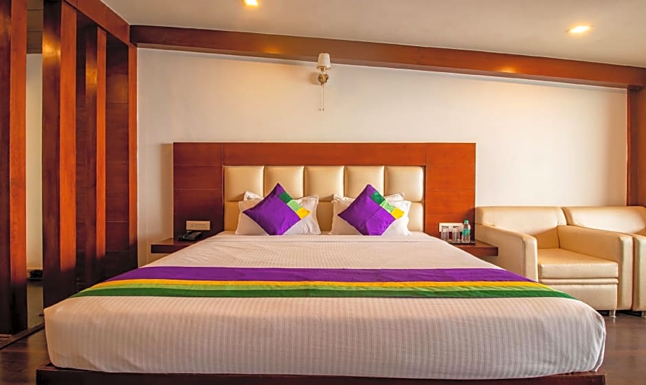 Treebo Premium Queen Of Hills Near Mall Road