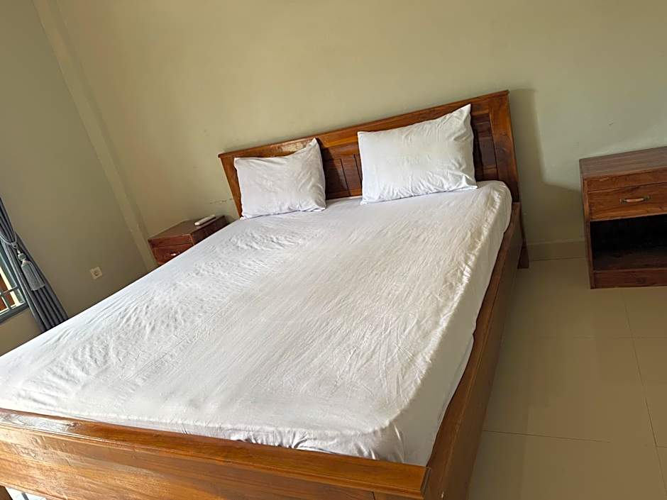 Sumbawa Maluk Homestay Kost tika