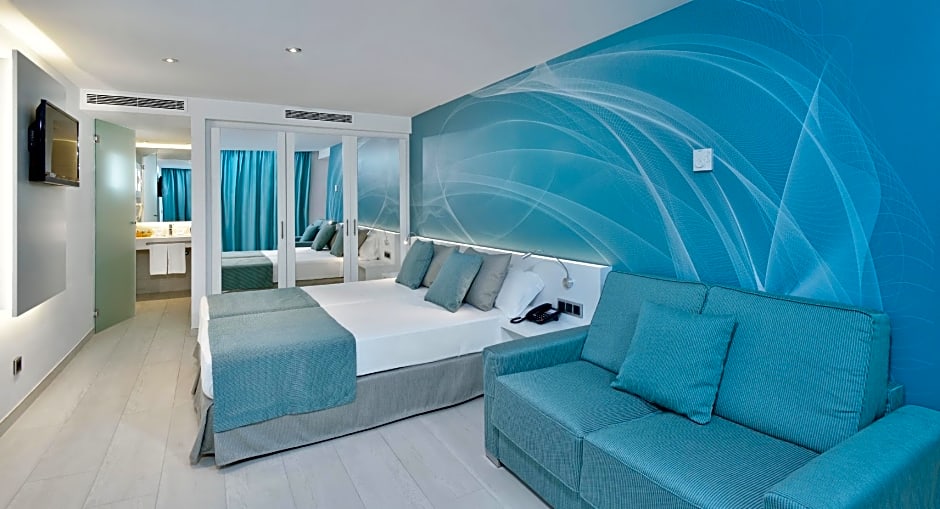 Photo 1 of 4 of Junior Suite