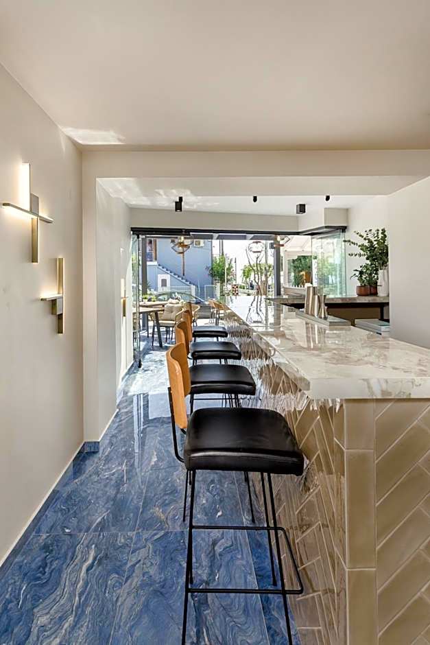 Costa De Luxe Suites