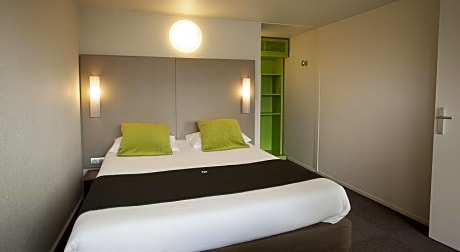 Room Next Generation - 1 Double Bed 1 Junior Bed Up To 10 Years