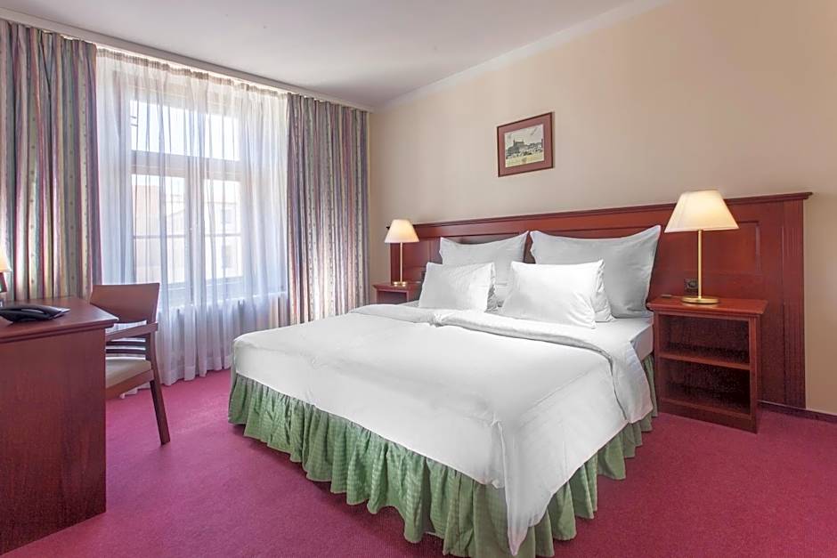 Photo 1 of 26 of Hotel Lunik