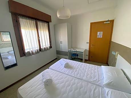 Economy Twin Room