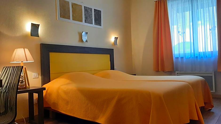 Hôtel Restaurant Aux Deux Roses