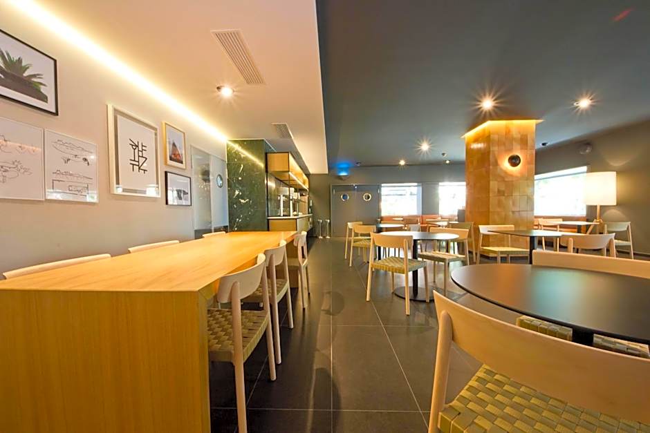 Aparthotel Atenea Valles