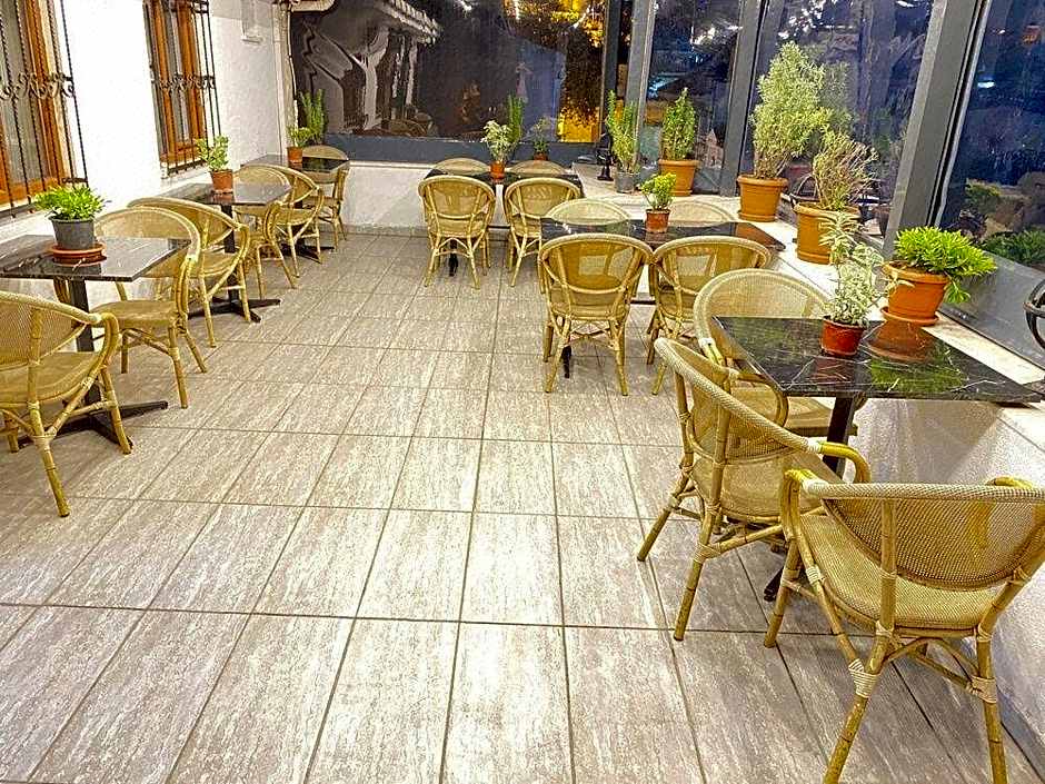 RENOVA OLD CiTY HOTEL