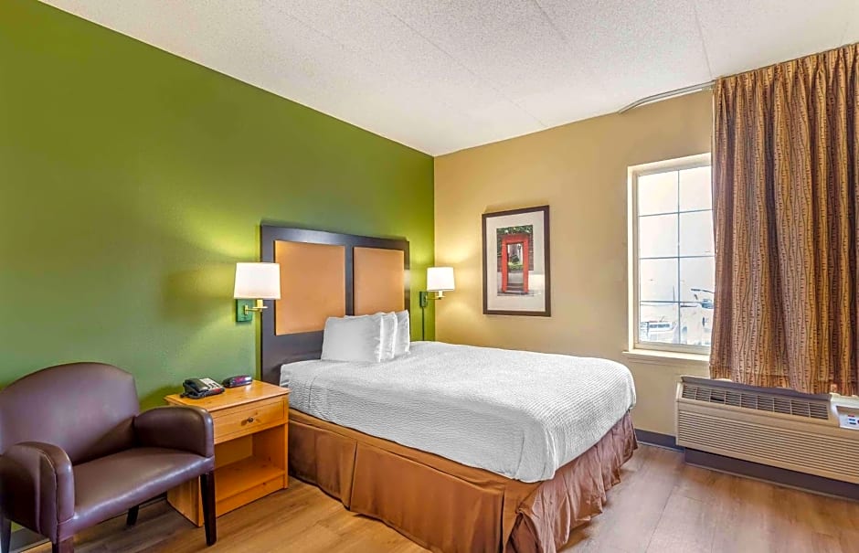 Extended Stay America Suites - Chicago - Lombard - Oakbrook