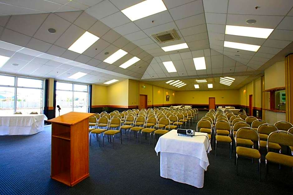 Distinction Te Anau Hotel & Villas