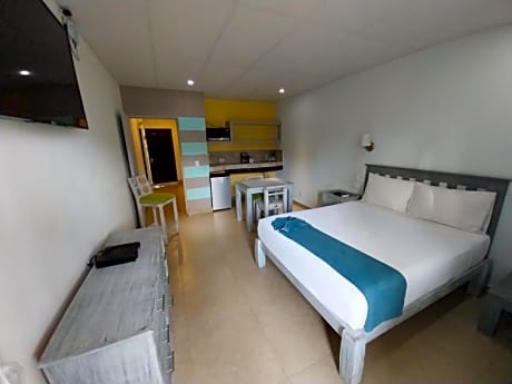 Queen Room with Garden View